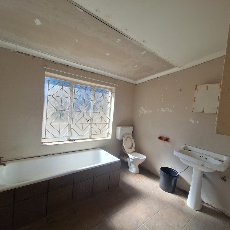 4 Bedroom Property for Sale in Frankfort Free State